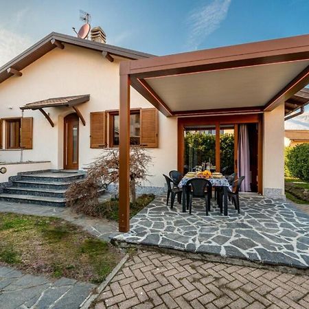 Villa Iris -Pet Friendly Stay - Garden - Private Parking- Bike Friendly Holiday House Colico Eksteriør billede