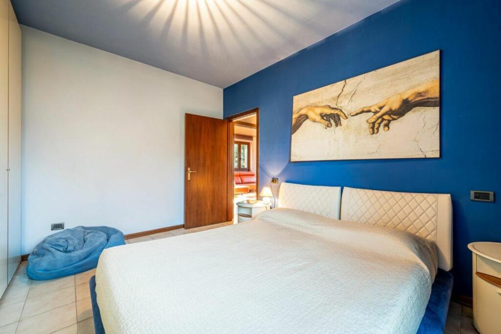 Villa Iris -Pet Friendly Stay - Garden - Private Parking- Bike Friendly Holiday House Colico Eksteriør billede