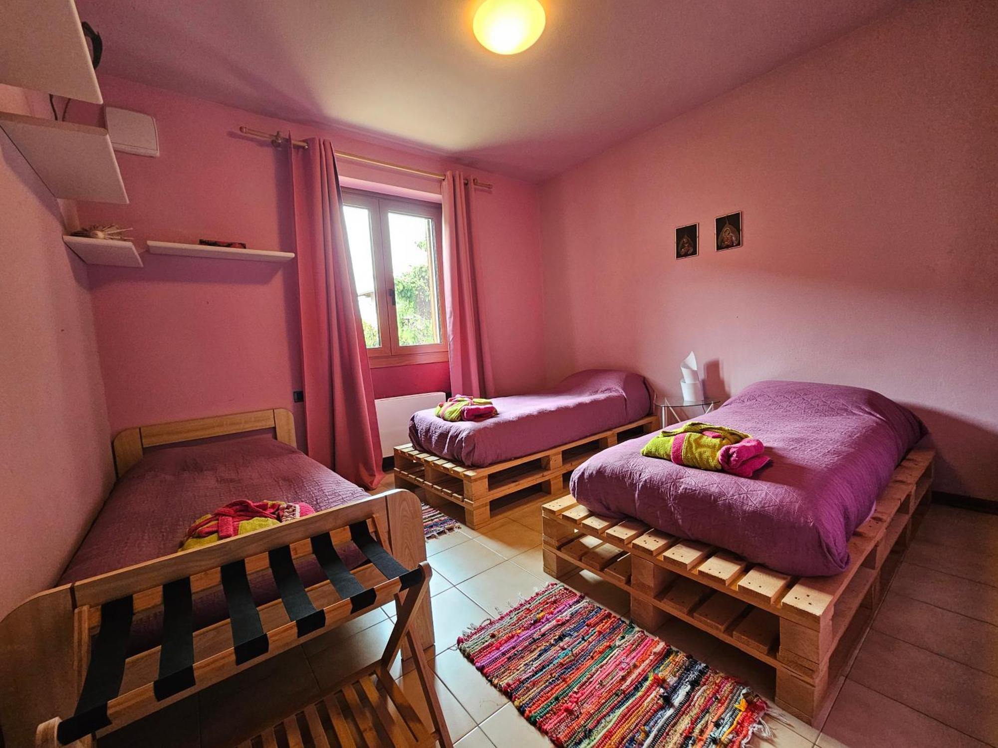 Villa Iris -Pet Friendly Stay - Garden - Private Parking- Bike Friendly Holiday House Colico Eksteriør billede