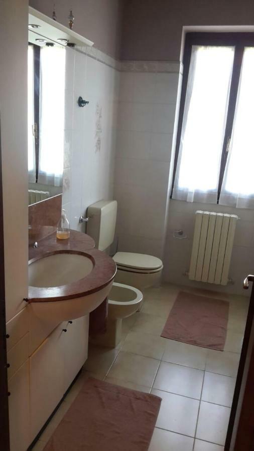 Villa Iris -Pet Friendly Stay - Garden - Private Parking- Bike Friendly Holiday House Colico Eksteriør billede